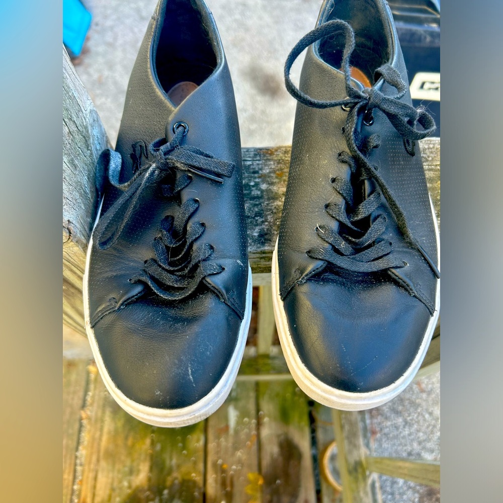 Lacoste size 9 sneakers